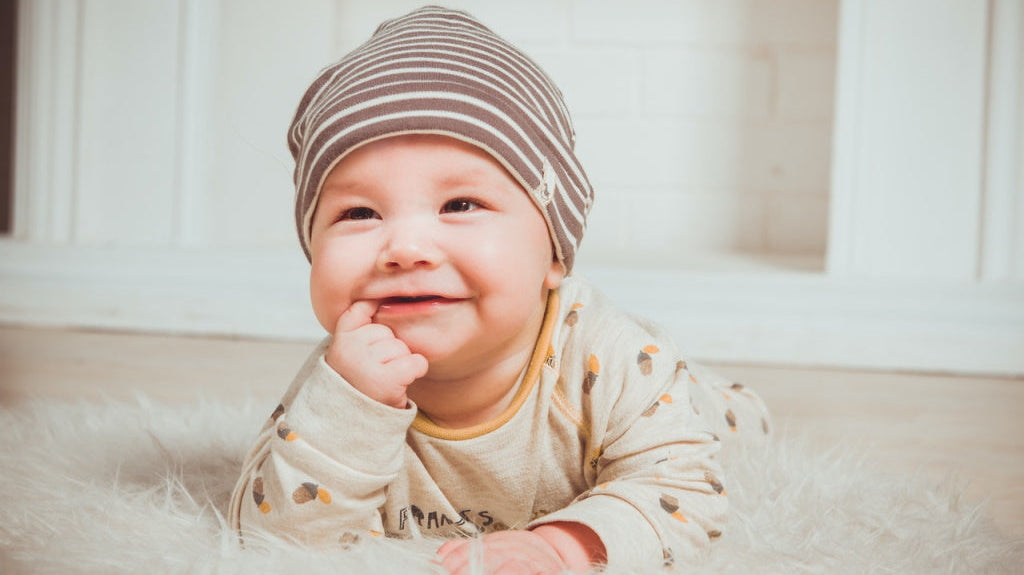 bébé souriant