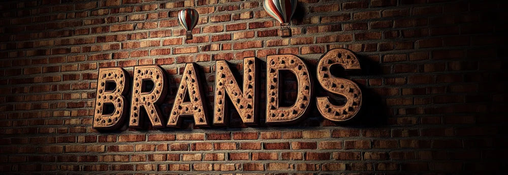 bannière représentant le mot brands fait en cookies sur un mu de briques