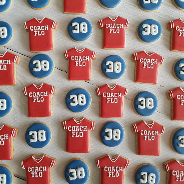 Biscuits décorés sur-mesure anniversaire 30 ans thème sport