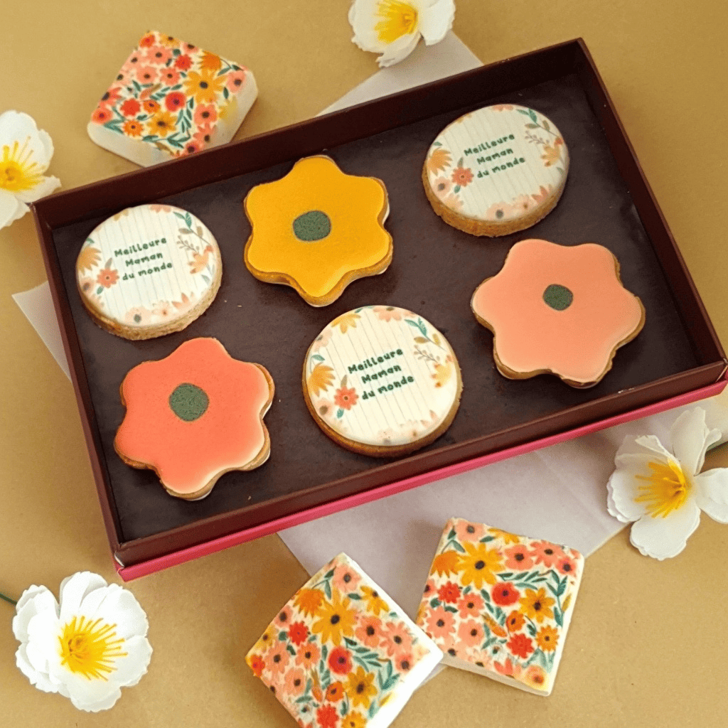 	Coffret personnalisé Fête des Mères avec biscuits et guimauves artisanaux