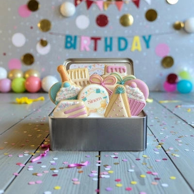 Grand coffret de biscuits personnalisés anniversaire sugar cookies idée cadeau originale