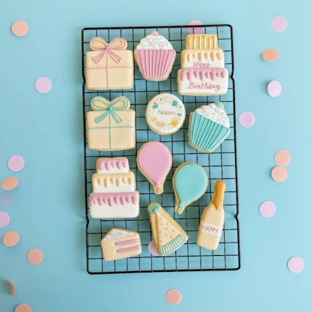 Grand coffret de biscuits personnalisés anniversaire sugar cookies idée cadeau originale