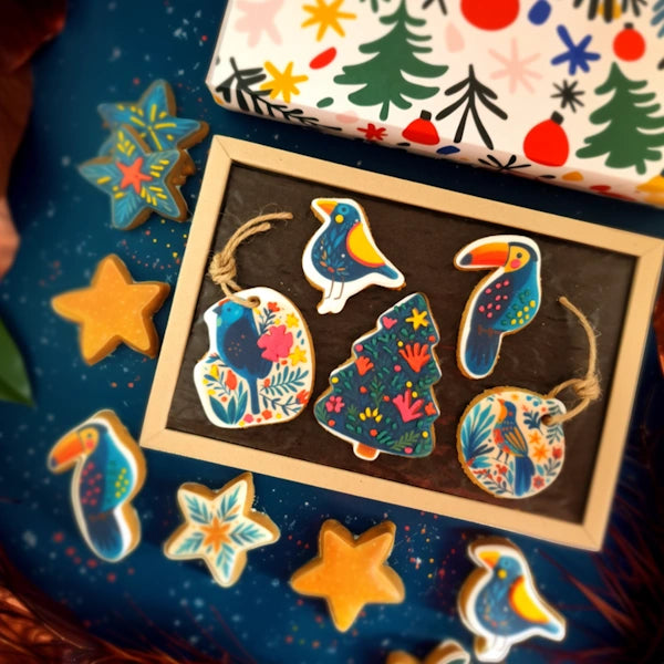 Coffret Sous les Étoiles du Sud – Tropical Christmas avec biscuits artisanaux décorés
