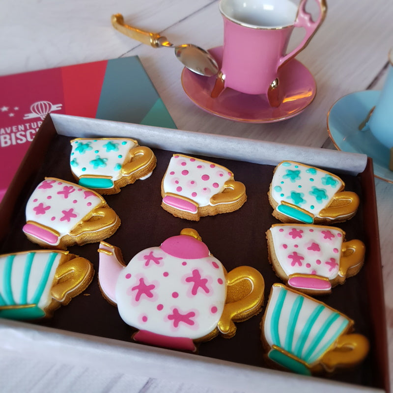 Coffret de biscuits théière et tasses de thé