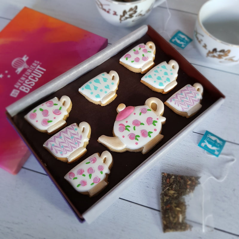 Coffret de biscuits théière et tasses de thé
