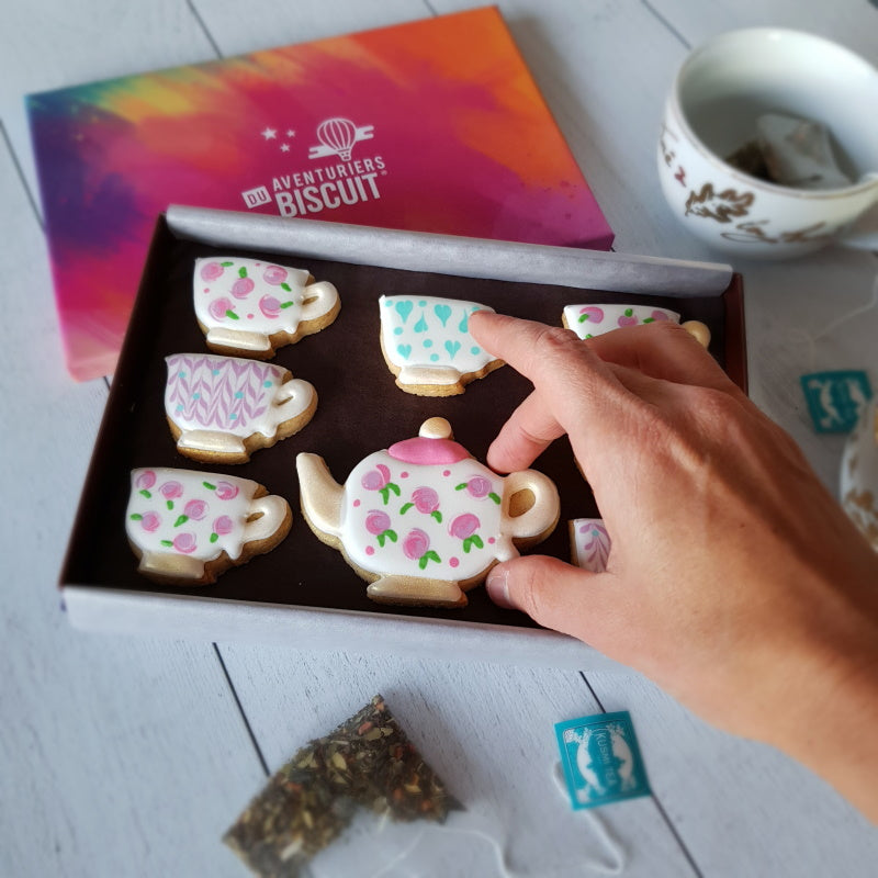 Coffret de biscuits théière et tasses de thé