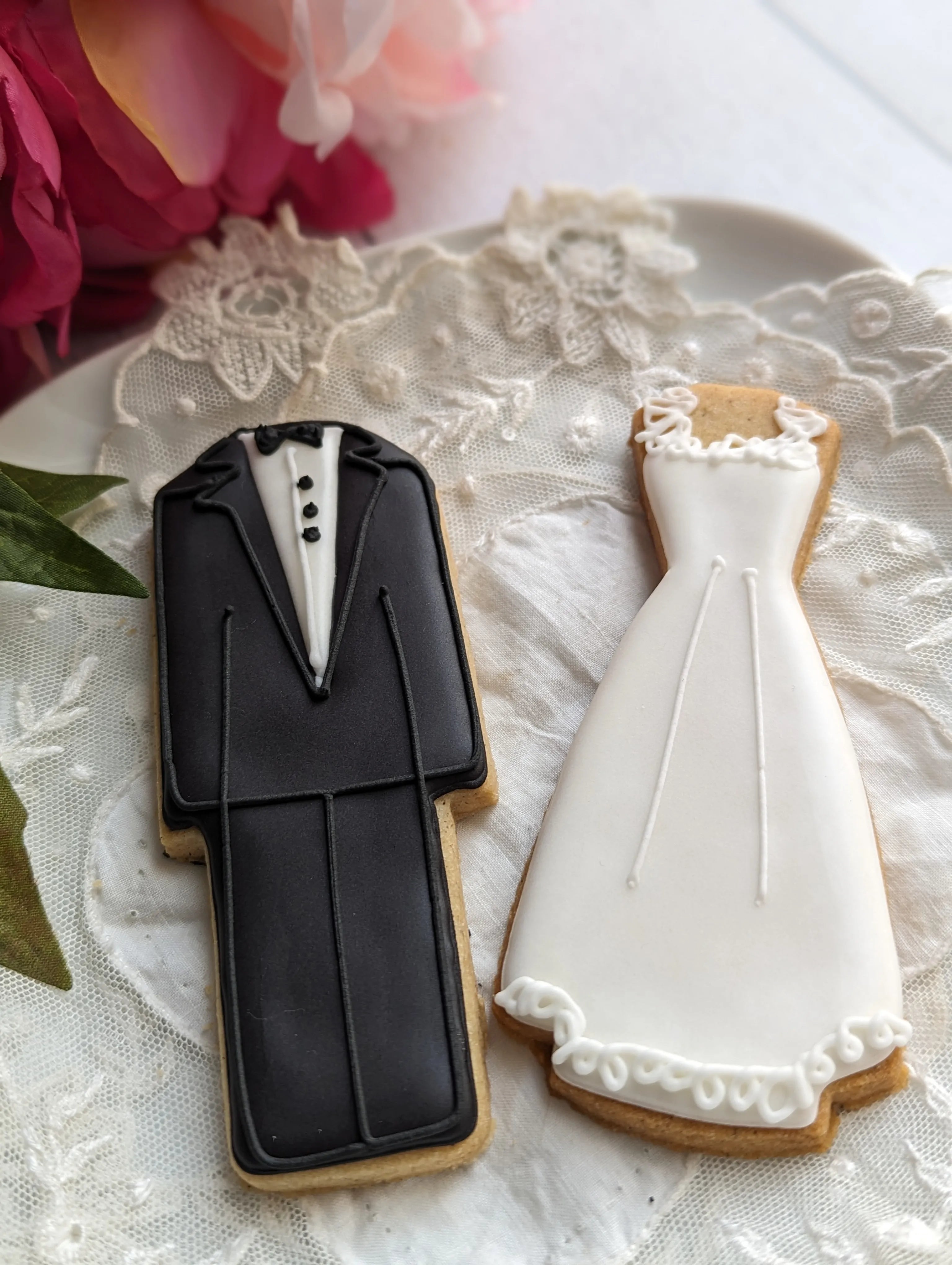 Biscuits mariés smoking et robe